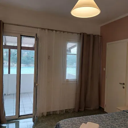 Dolphin Sea View Hotel *