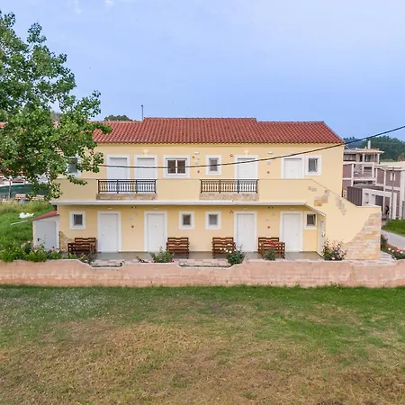 Kosmos St3 In Agios Stefanos Apartment *