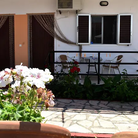 Apartment Kostas *
