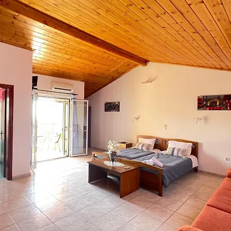 Katerina Apartment Agios Georgios Pagon