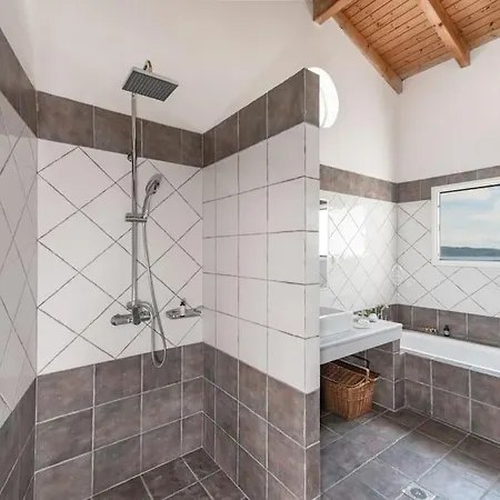Agni Bay House *