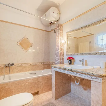 Even Ezer With Private Pool Apartment Poulades