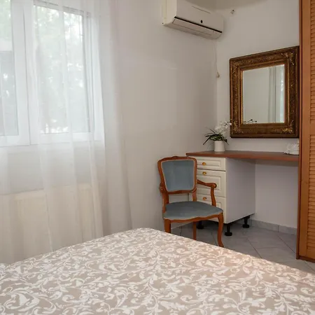 Apartment Theashomly