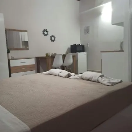 Amadeus Hawaii & Apartment