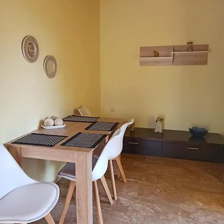 Amadeus Hawaii & Apartment