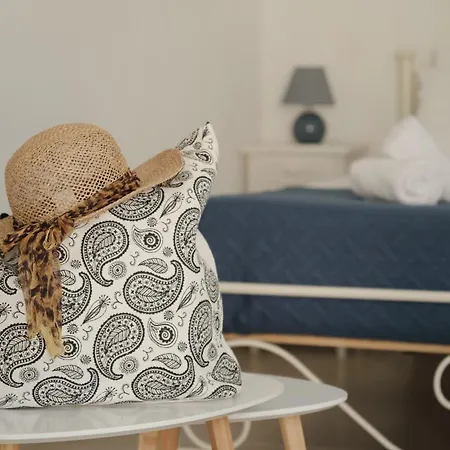 Apartment Agatha's Bright Modern Luxury Apartment-2 Peritheia