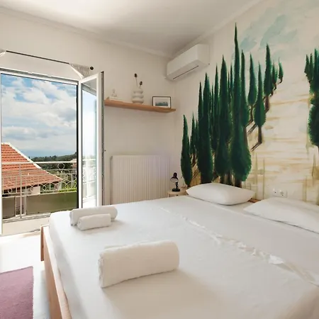 Holiday home Zacharenia Cozy House With Sea Views