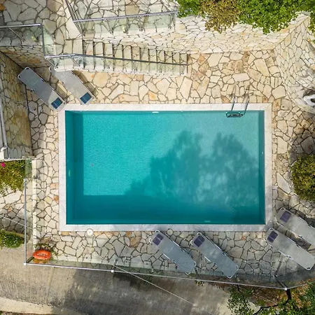 Anastar Agios Stefanos (Thinali)