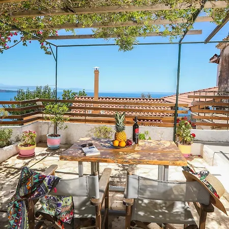 Joannas Sea-view Stone House Apartment *