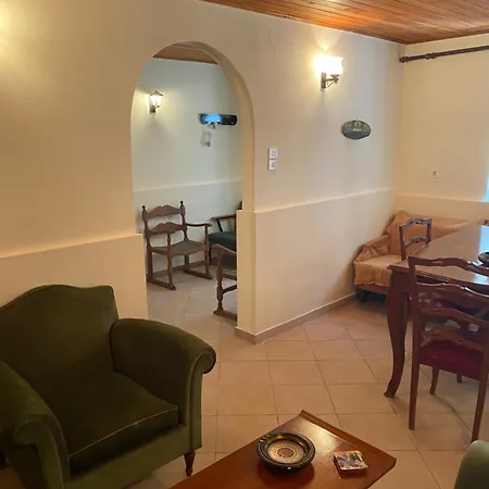 Tsakos Maisonette *