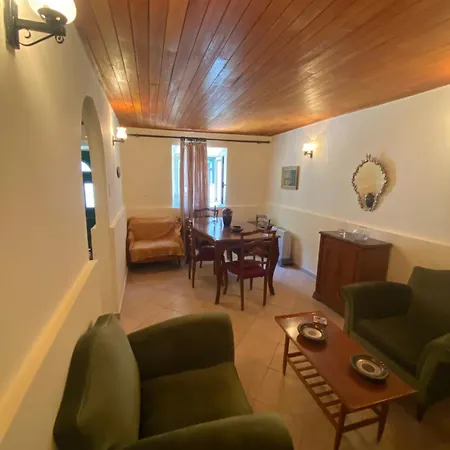 Tsakos Maisonette Apartment *