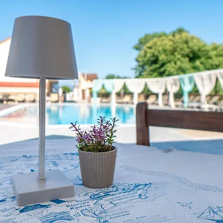 Aparthotel Sandy Complex By Konnect - Poolside & Seaside