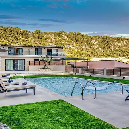 Avale Luxury Villa