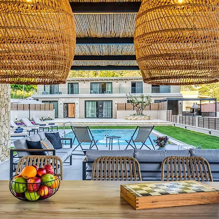 Avale Luxury Villa