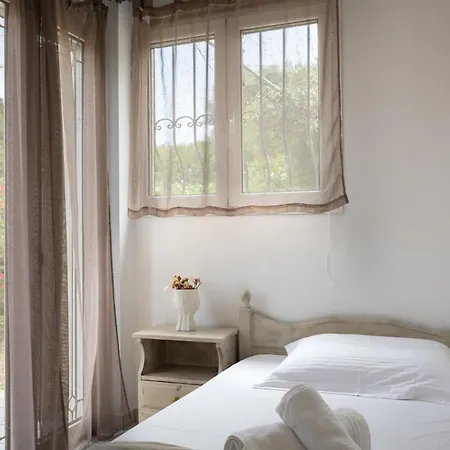 Holiday home Galini House *