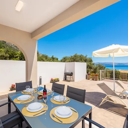 Alora Villa *