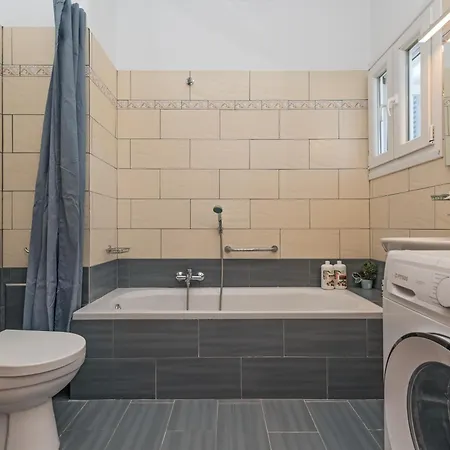 Vasilis Modern Apartment