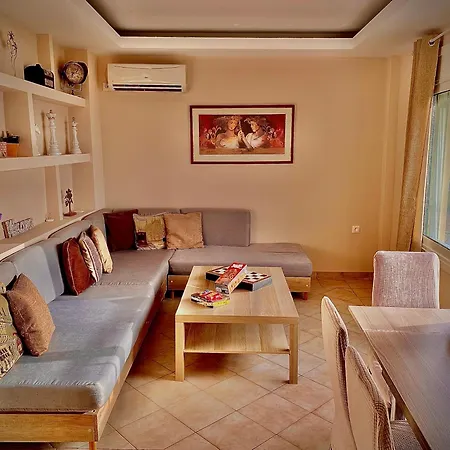 Janos Seaview House Pentati
