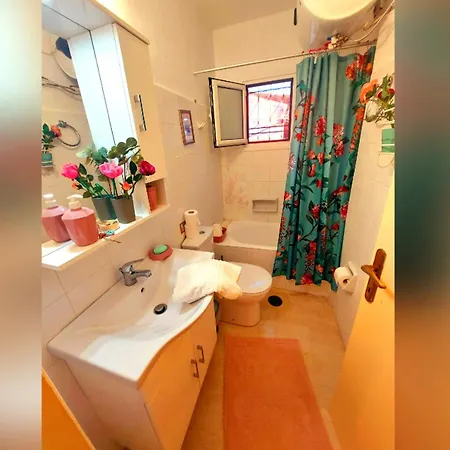 Dantina Agios Gordios Apartment