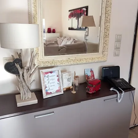 Fox's Sunshine Apartment *