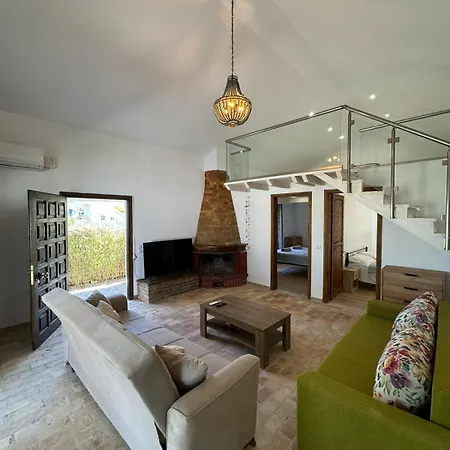 Alex's Seafront Holiday home *