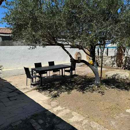 Alex's Seafront Holiday home *