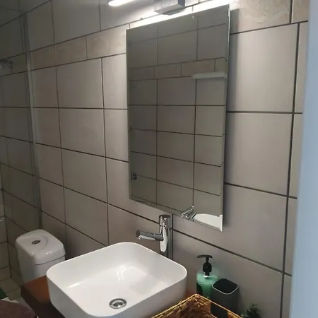 Apartment Trousas