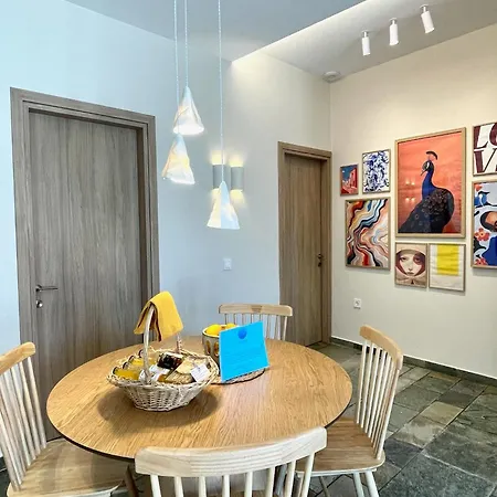 Staybridge Apartments, Apartment