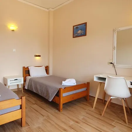 Paleo Hotel *