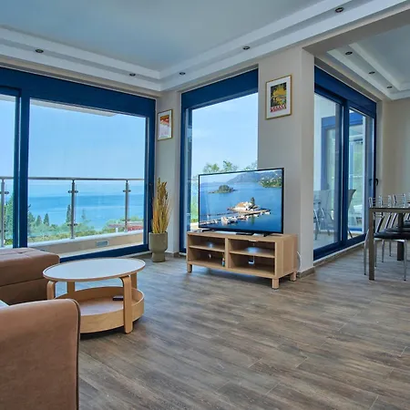 Seaview Villa *