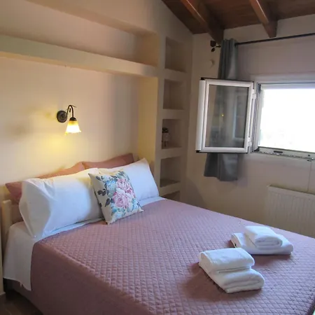 Holiday home Catherine's Maisonette *