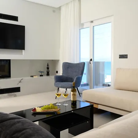 Achillion Bay Holiday home