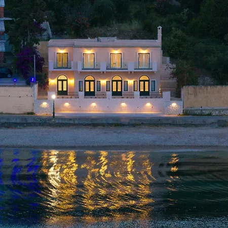 Achillion Bay Holiday home