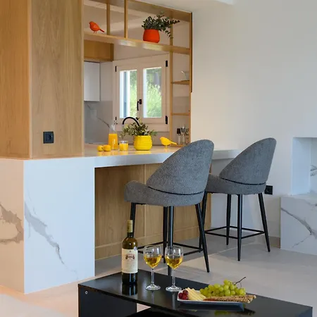 Achillion Bay Holiday home *