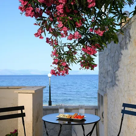 Achillion Bay Holiday home *