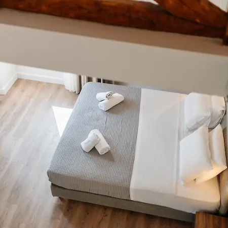 Kantoni Apartment