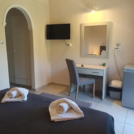 Paleo Hotel *