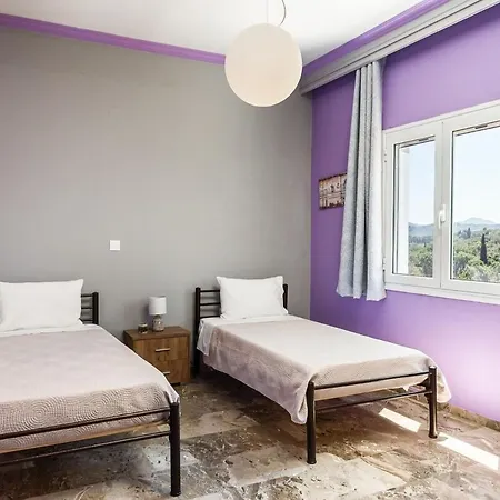 Anastasia With Private Pool & Outdoor Tub Apartment