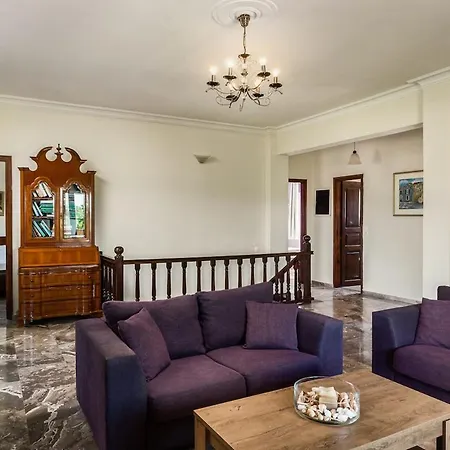 Apartment Anastasia With Private Pool & Outdoor Tub