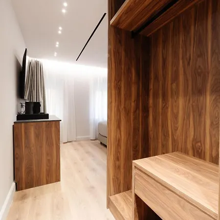 Kantoni Apartment *