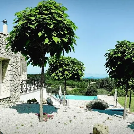 Balatsinos Villa *
