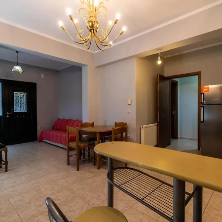 Adamantia Viros Apartment