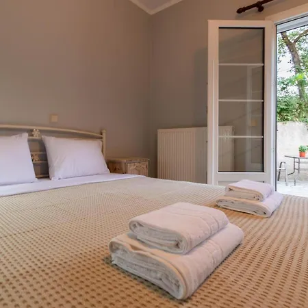 Apartment Adamantia Viros
