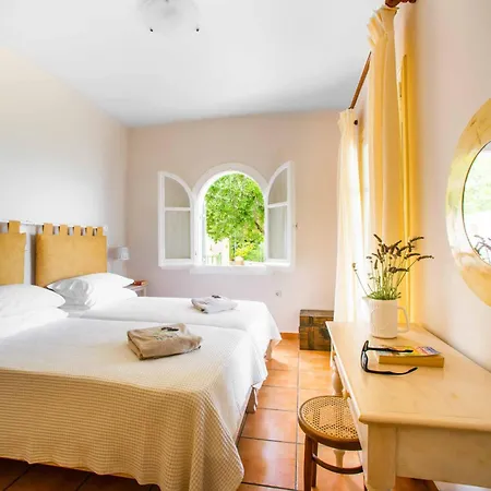Irida Villa *