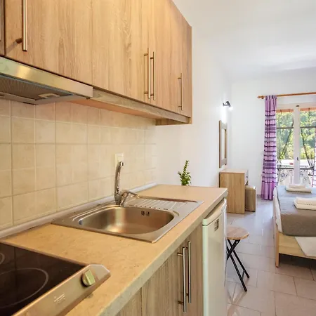 Anneta Guest house *