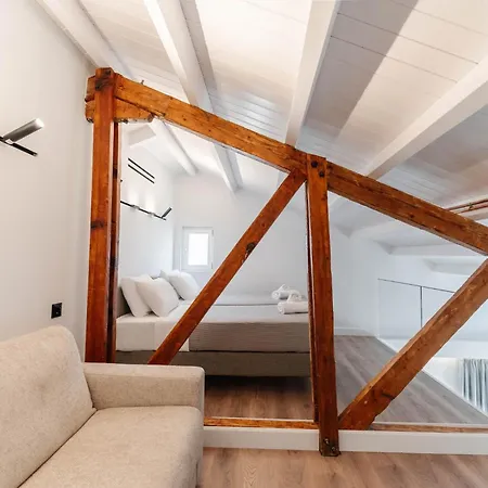 Kantoni Apartment