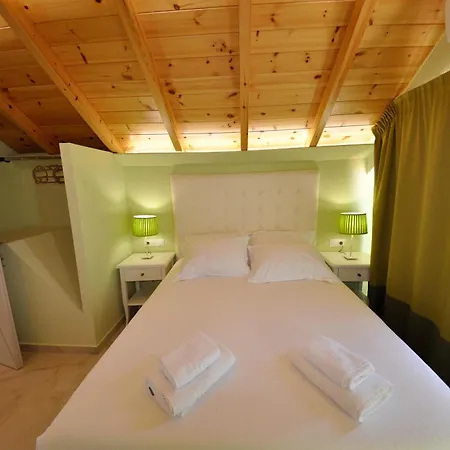 Agios Gordios Aparthotel