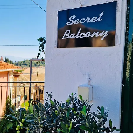 Holiday home Secret Balcony
