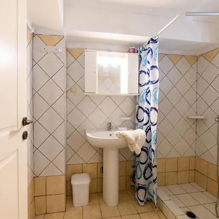 Apartment House Tolis -