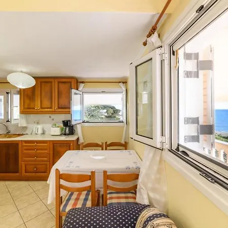 Apartment House Tolis - *